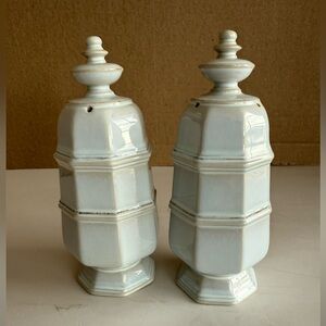 VTG Mancioli Porcellana Antica Medici Grey/Blue Porcelain Salt & Pepper Shakers